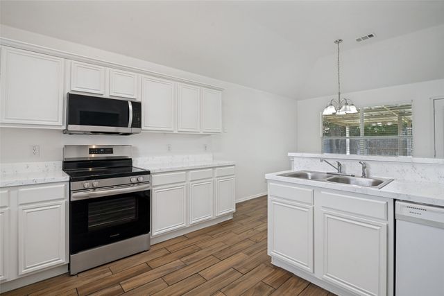 3111 Creekside Drive, Sachse, TX 75048