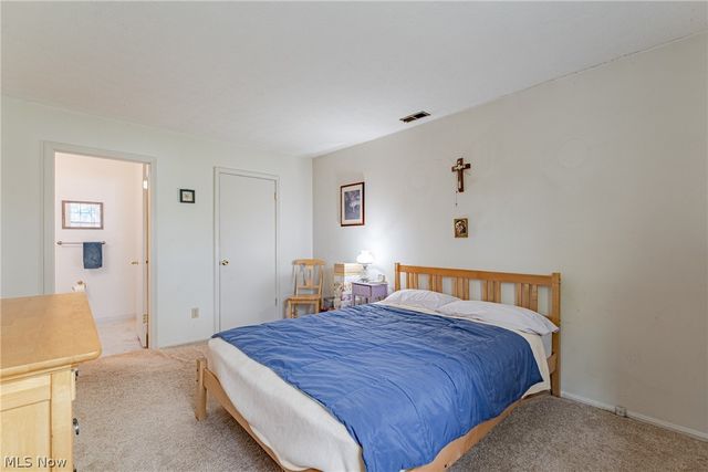 2720 Pease Drive 219N, Rocky River, OH 44116