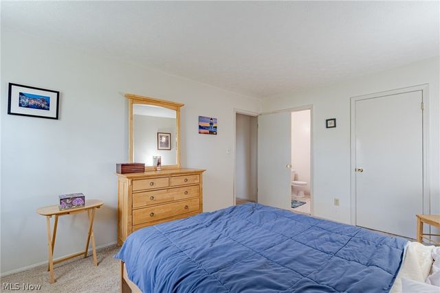 2720 Pease Drive 219N, Rocky River, OH 44116