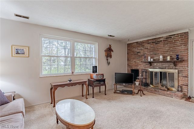 2720 Pease Drive 219N, Rocky River, OH 44116