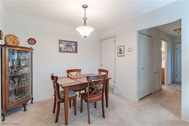 2720 Pease Drive 219N, Rocky River, OH 44116