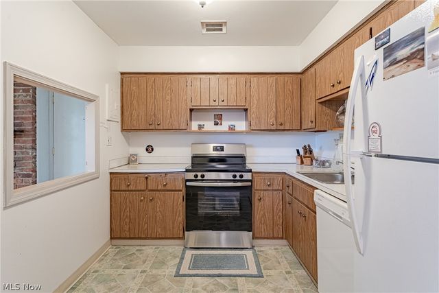2720 Pease Drive 219N, Rocky River, OH 44116
