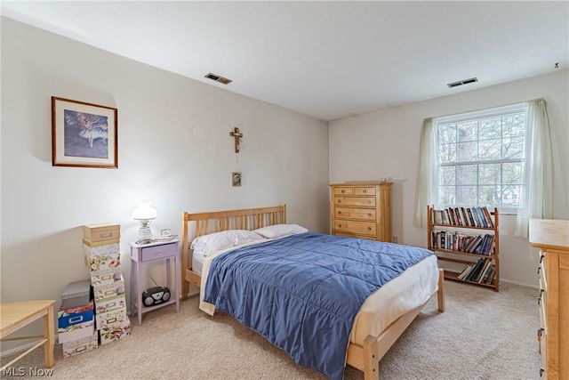 2720 Pease Drive 219N, Rocky River, OH 44116