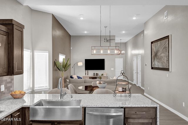 3889 Surmise Street, El Paso, TX 79938