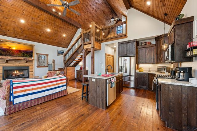 139 White Oak Drive, Blue Ridge, GA 30513