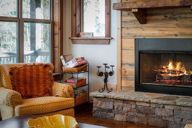 139 White Oak Drive, Blue Ridge, GA 30513