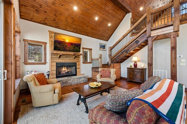 139 White Oak Drive, Blue Ridge, GA 30513