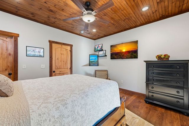 139 White Oak Drive, Blue Ridge, GA 30513