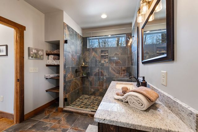 139 White Oak Drive, Blue Ridge, GA 30513