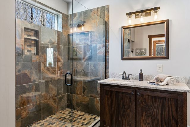 139 White Oak Drive, Blue Ridge, GA 30513