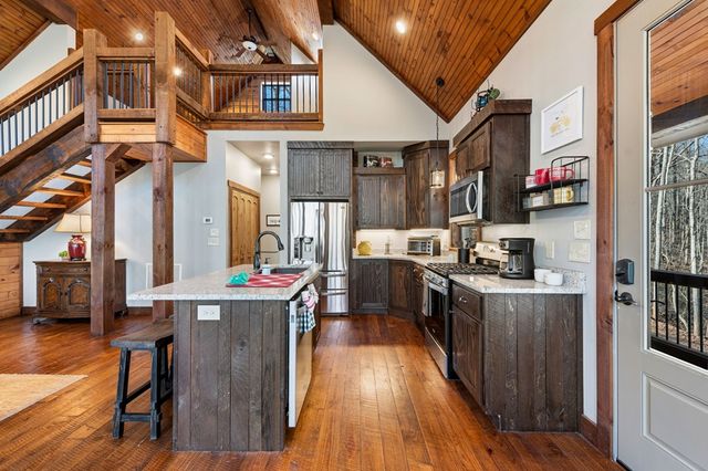 139 White Oak Drive, Blue Ridge, GA 30513