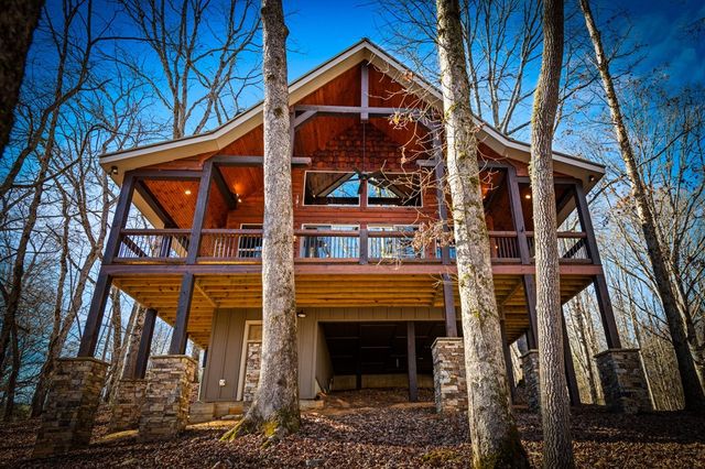 139 White Oak Drive, Blue Ridge, GA 30513