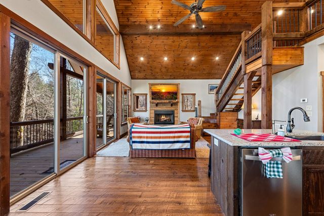 139 White Oak Drive, Blue Ridge, GA 30513