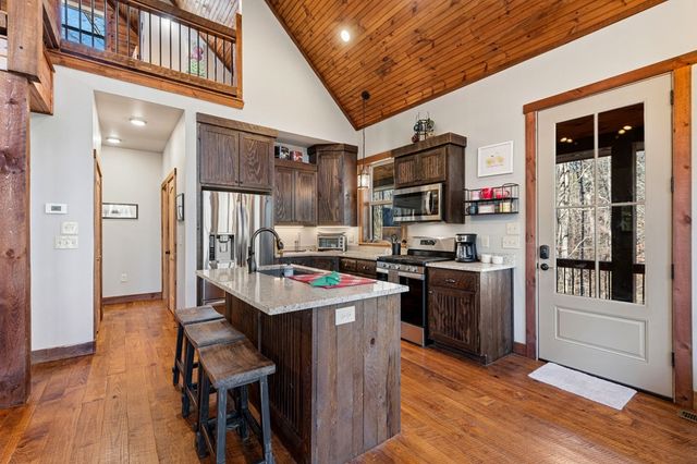 139 White Oak Drive, Blue Ridge, GA 30513