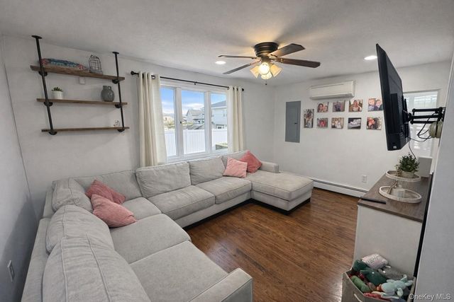 611 West Road, Broad Channel, NY 11693