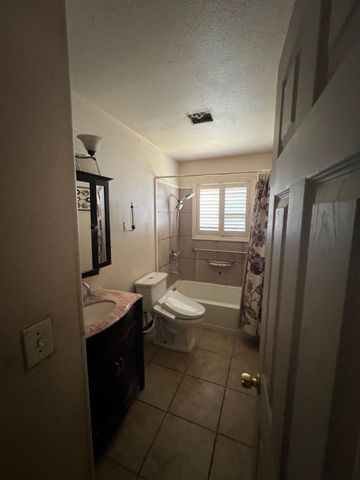 1361 Longshore Ct, Sacramento, CA 95838
