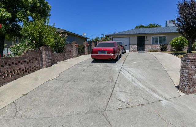 1361 Longshore Ct, Sacramento, CA 95838
