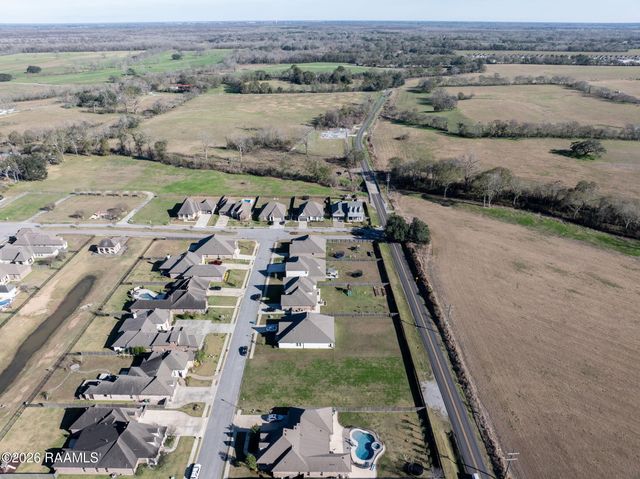 118 Snapping Lane, Broussard, LA 70518