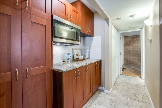 2111 Via Catalina, Carrollton, TX 75006