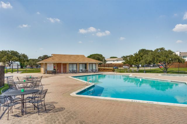 2111 Via Catalina, Carrollton, TX 75006