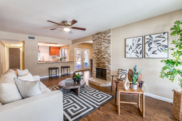 2111 Via Catalina, Carrollton, TX 75006