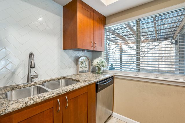 2111 Via Catalina, Carrollton, TX 75006