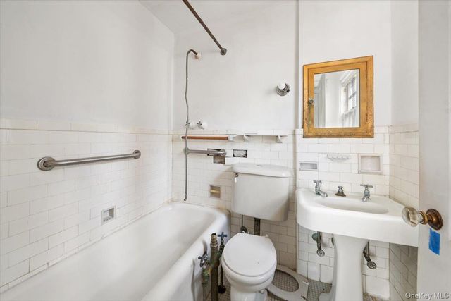 310 W 263rd Street, Bronx, NY 10471