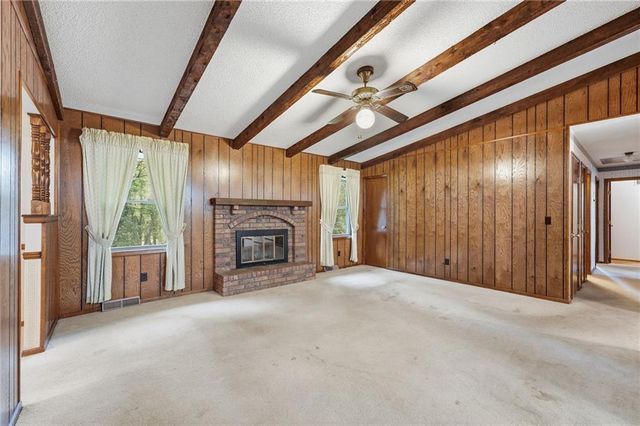 20104 Pickering Road, Belton, MO 64012