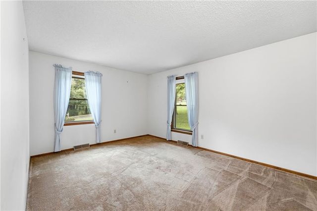 20104 Pickering Road, Belton, MO 64012