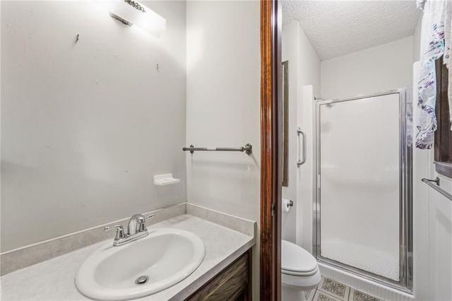 20104 Pickering Road, Belton, MO 64012