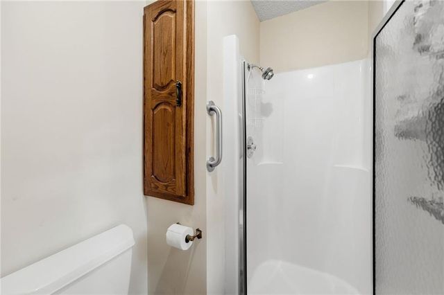 20104 Pickering Road, Belton, MO 64012