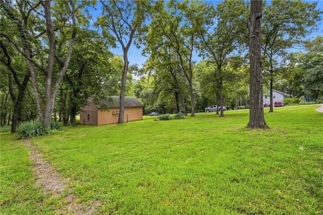 20104 Pickering Road, Belton, MO 64012