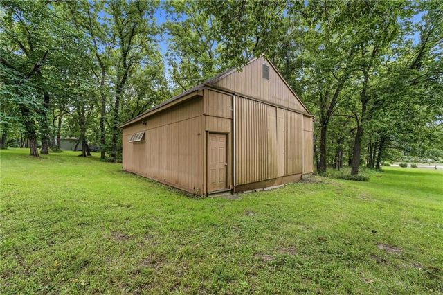 20104 Pickering Road, Belton, MO 64012