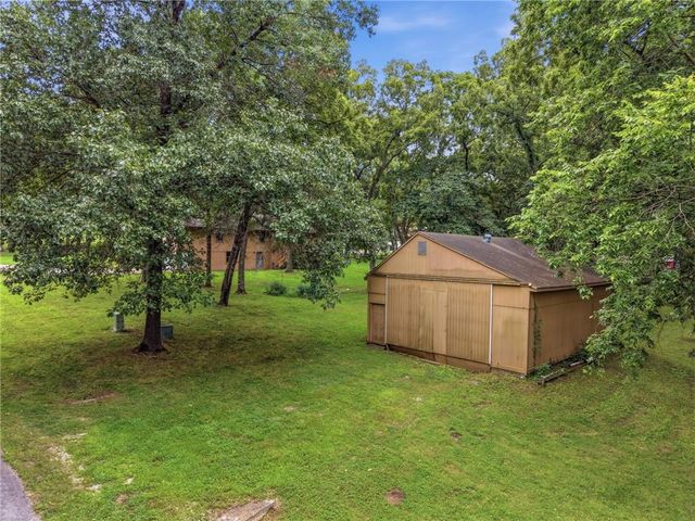 20104 Pickering Road, Belton, MO 64012