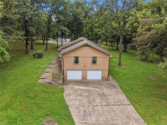20104 Pickering Road, Belton, MO 64012
