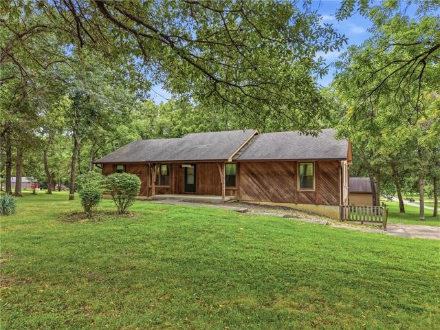 20104 Pickering Road, Belton, MO 64012