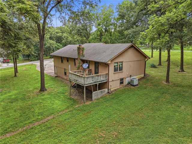 20104 Pickering Road, Belton, MO 64012
