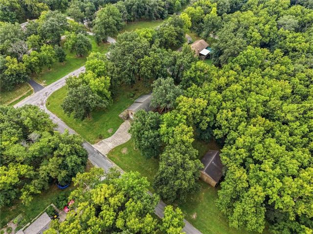 20104 Pickering Road, Belton, MO 64012