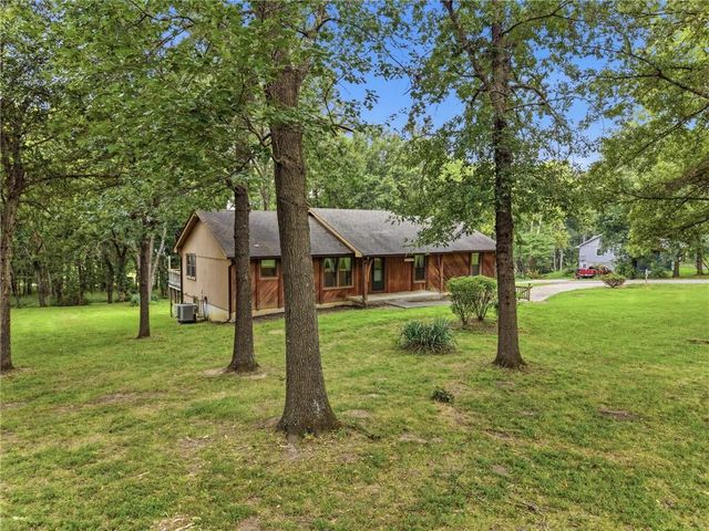 20104 Pickering Road, Belton, MO 64012