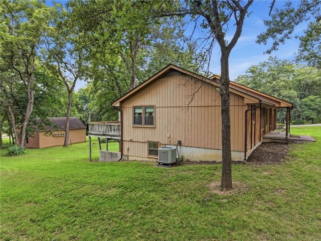 20104 Pickering Road, Belton, MO 64012