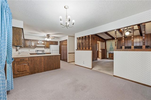 20104 Pickering Road, Belton, MO 64012