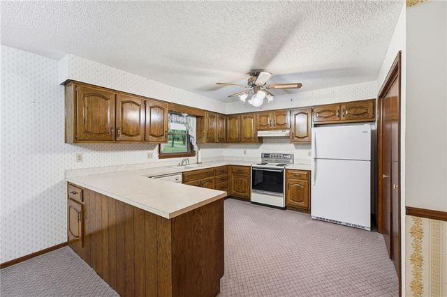 20104 Pickering Road, Belton, MO 64012