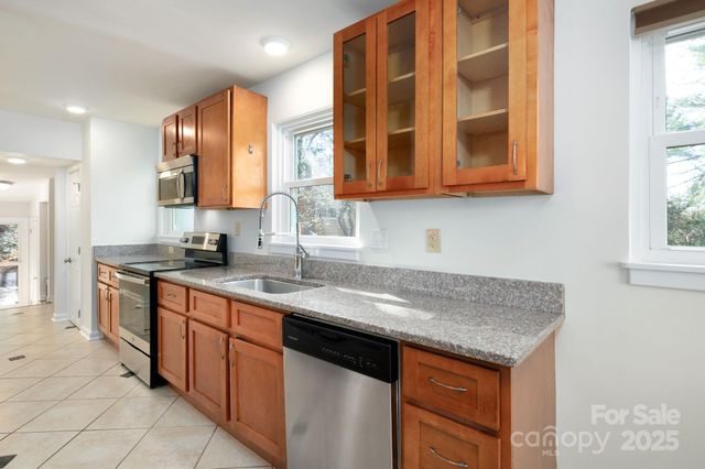 49 Pinedale Road, Asheville, NC 28805