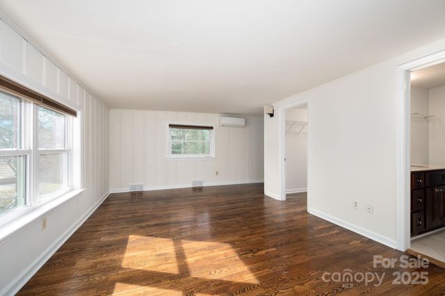 49 Pinedale Road, Asheville, NC 28805