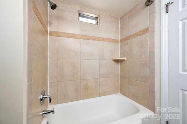 49 Pinedale Road, Asheville, NC 28805