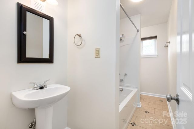 49 Pinedale Road, Asheville, NC 28805