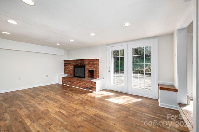 49 Pinedale Road, Asheville, NC 28805