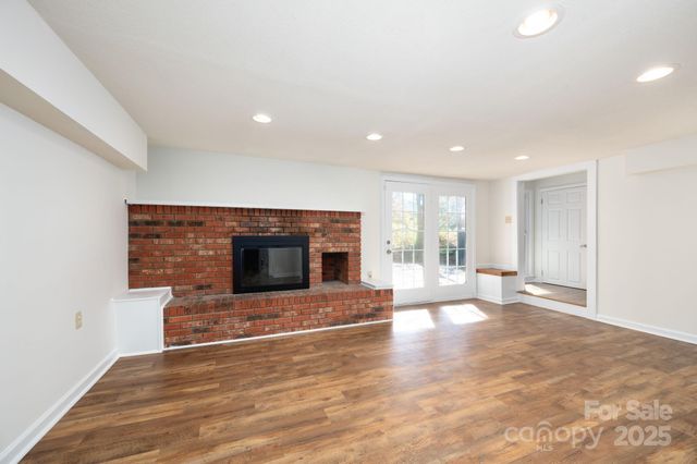 49 Pinedale Road, Asheville, NC 28805