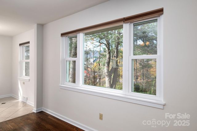 49 Pinedale Road, Asheville, NC 28805