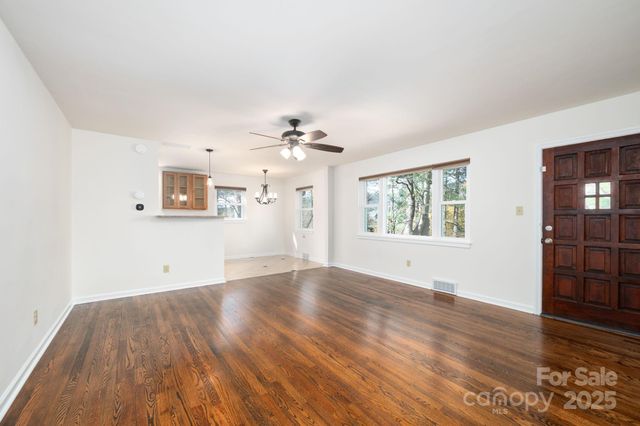 49 Pinedale Road, Asheville, NC 28805